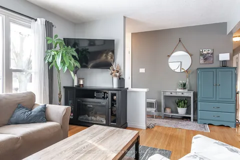 60 Woods St, Stratford, ON N5A 1M1