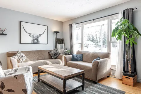 60 Woods St, Stratford, ON N5A 1M1