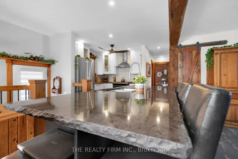 1856 Royal Cres, London, ON N5W 2A8