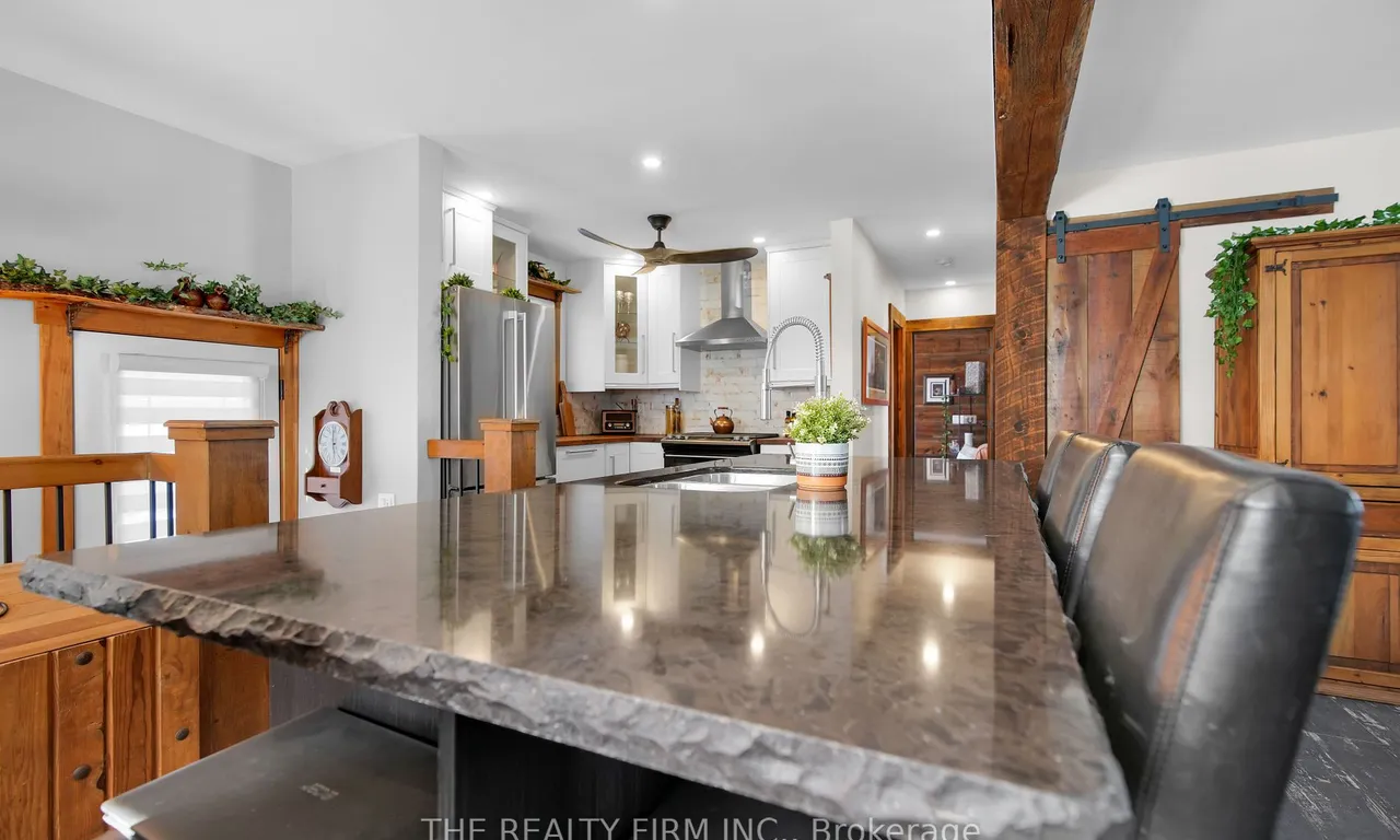 Detached interior view at 1856 Royal Cres London