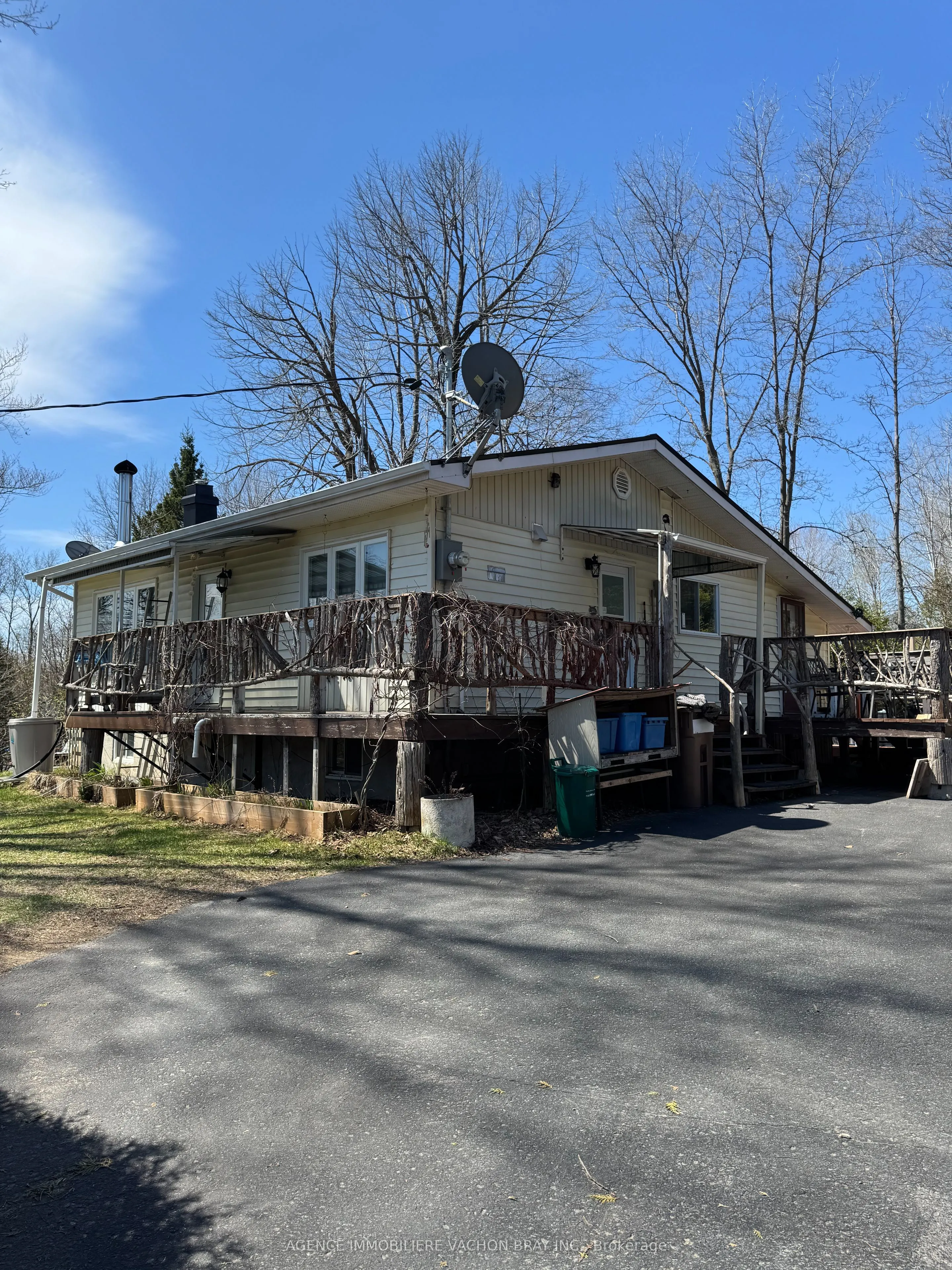 22197 Parkhill Circle, South Glengarry, ON K0C 1Z0