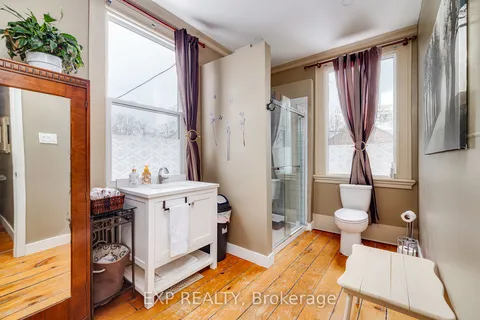 2 Arnold St, Brant, ON N3L 2C2