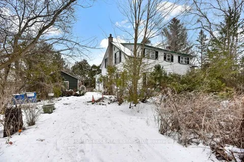 4221 Bisseltown Rd, Augusta, ON K6V 5T2