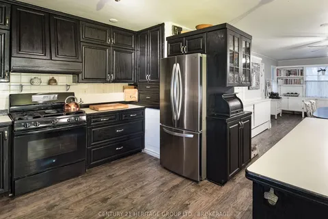 74 Metcalfe Ave, Kingston, ON K7M 2W6