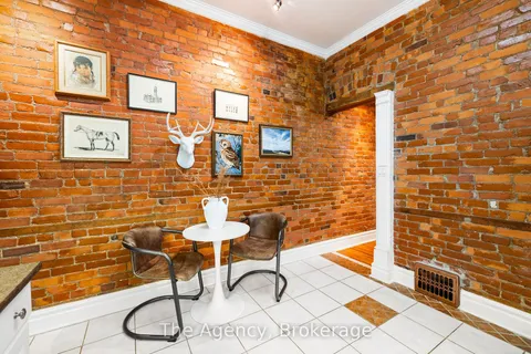 138 East Ave, Hamilton, ON L8L 5H9