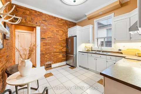 138 East Ave, Hamilton, ON L8L 5H9