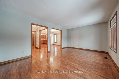273 Whiting Street, Ingersoll, ON N5C 3B7
