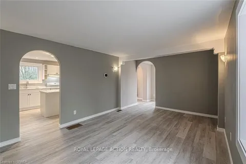 534 Mount Pleasant Road, Brant, ON N3T 5L5