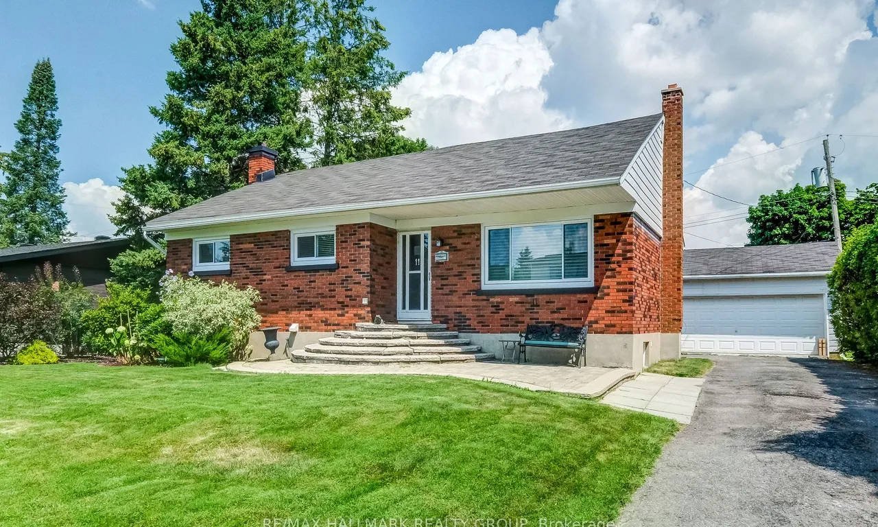 11 Twin Terr, Cityview - Parkwoods Hills - Rideau Shore, ON K2E 5E5