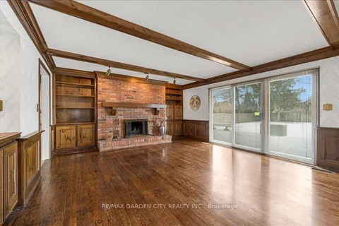 34 Acredale Dr, Hamilton, ON L0R 1H2