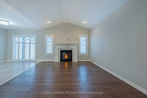 49 Blairmont Terr, St. Thomas, ON N5R 0E1