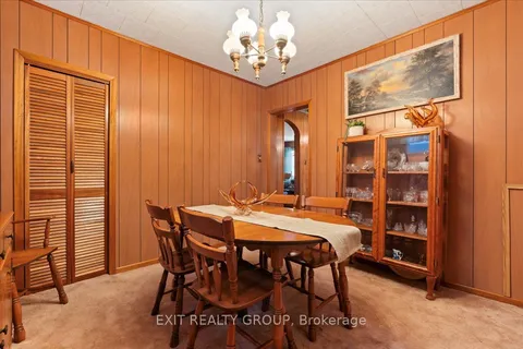 29 Richard St, Quinte West, ON K8V 1V2