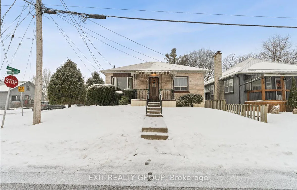 29 Richard St, Quinte West, ON K8V 1V2