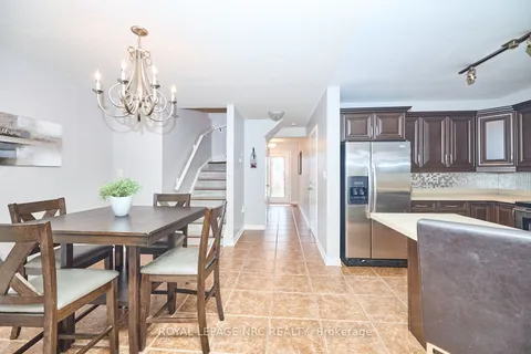 28 Flynn Crt, St. Catharines, ON L2S 4E1