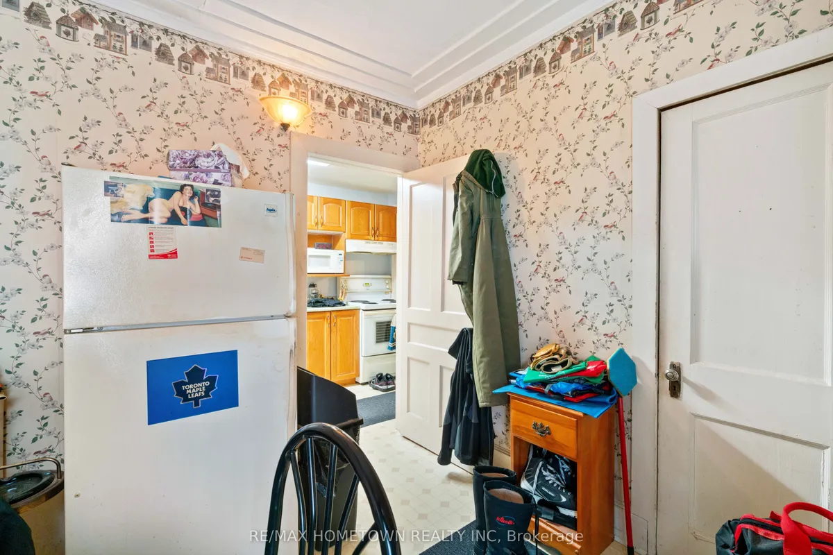 58 Abbott Street, Brockville, ON K6V 4A6