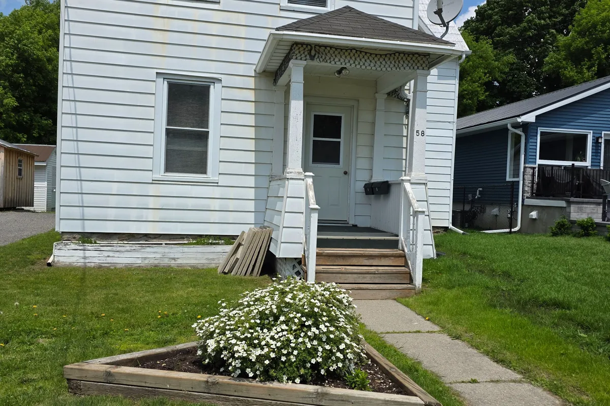 58 Abbott Street, Brockville, ON K6V 4A6