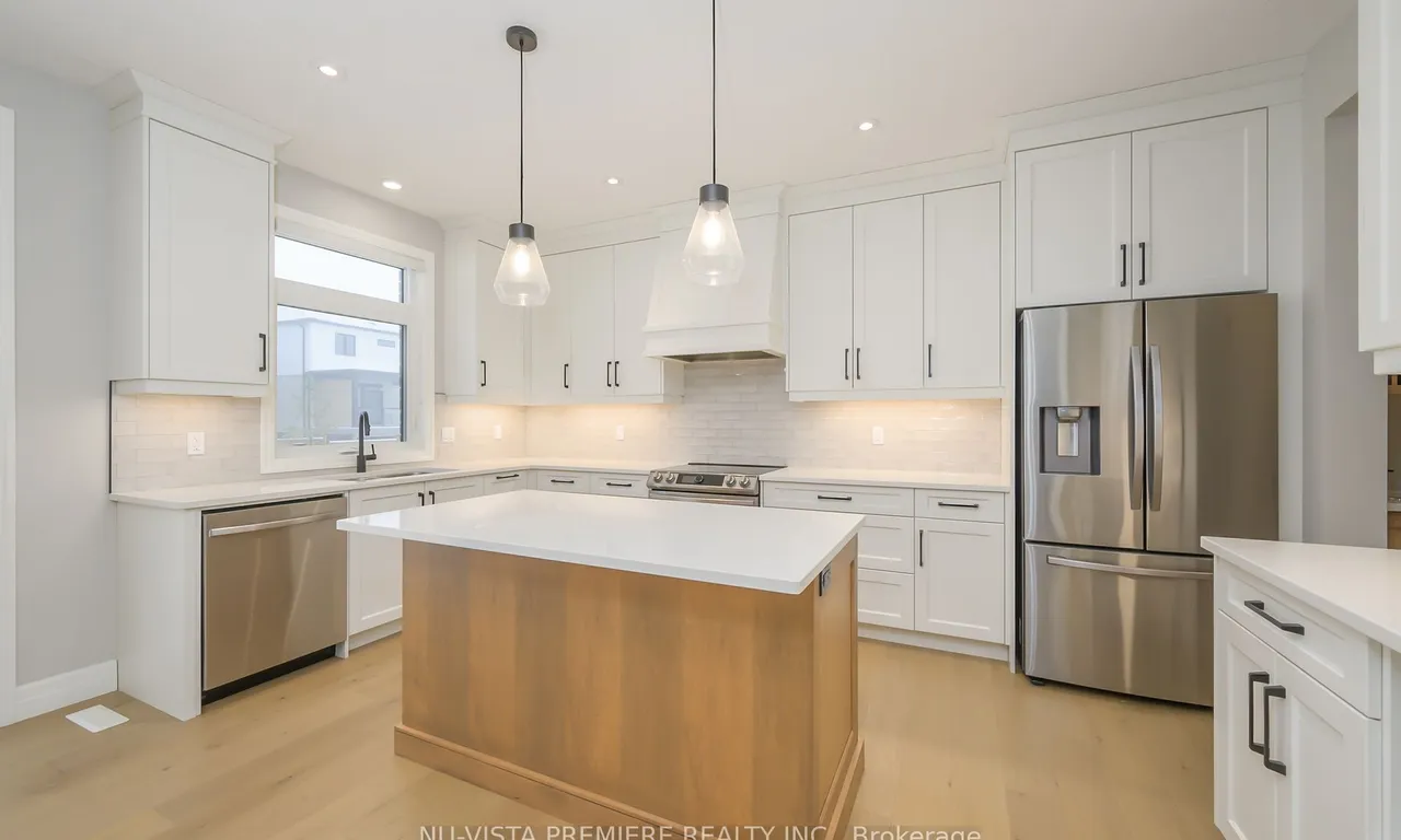Detached kitchen at 1921 Trailsway Dr London