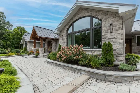 9459 Mccuan Road, Beckwith, ON K7C 0C4