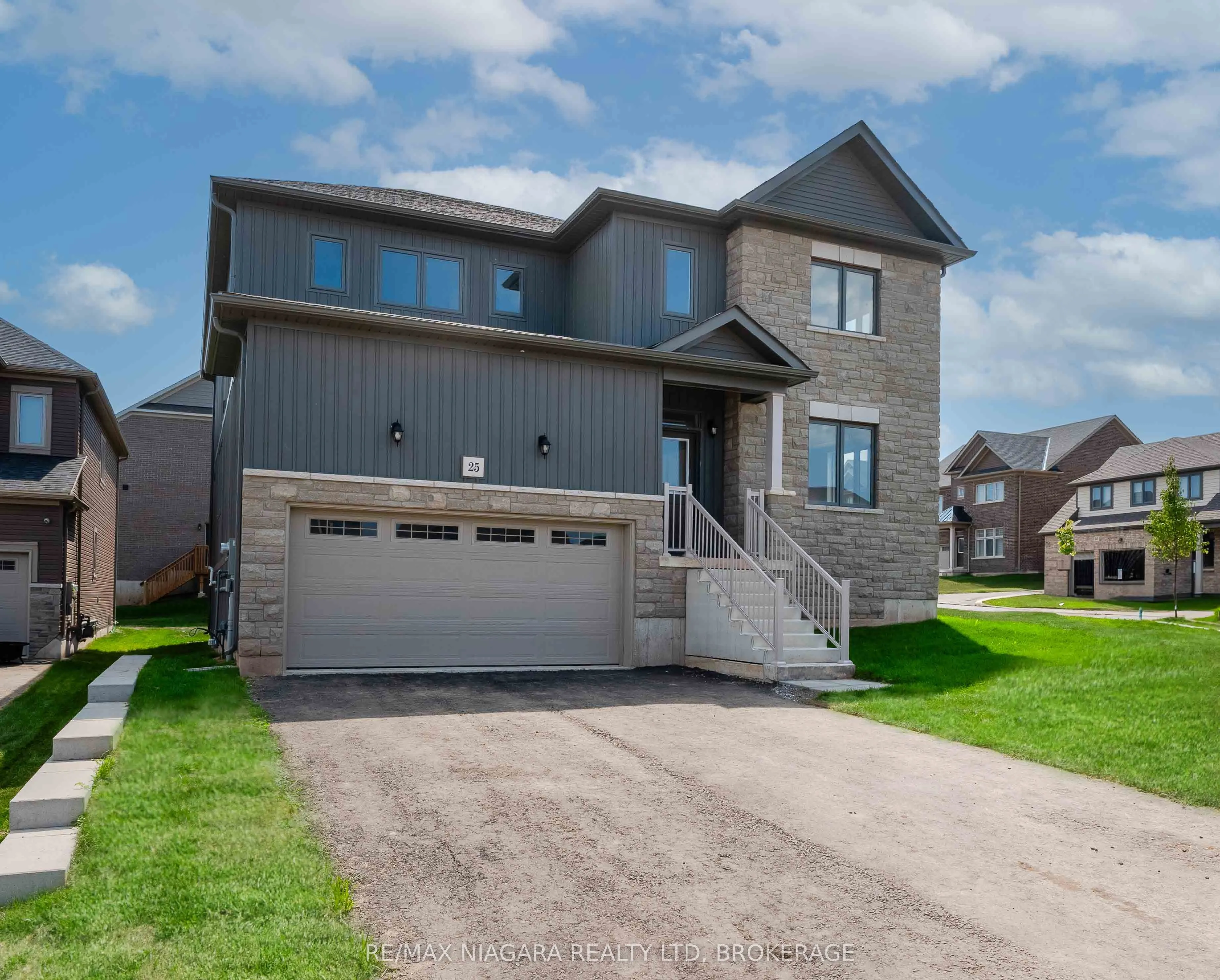 25 ORIOLE Crescent, Port Colborne, ON L3K 6E2