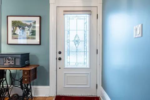 31 Mountain Park Avenue, Hamilton, ON L9A 1A1