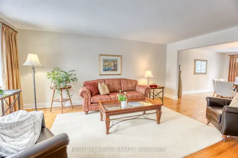 28 Hampel Cres, Stittsville - Munster - Richmond, ON K2S 1E4
