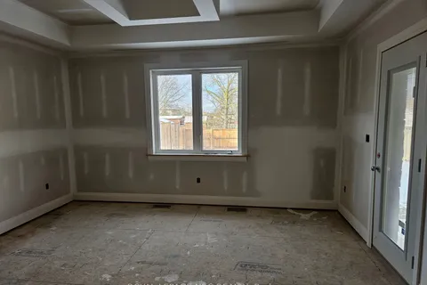 4705 Lee Avenue, Niagara Falls, ON L2H 1M7