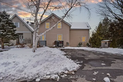 590 QUEEN St, Gananoque, ON K7G 2B1