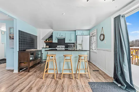 590 QUEEN St, Gananoque, ON K7G 2B1