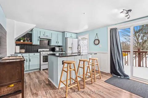 590 QUEEN St, Gananoque, ON K7G 2B1