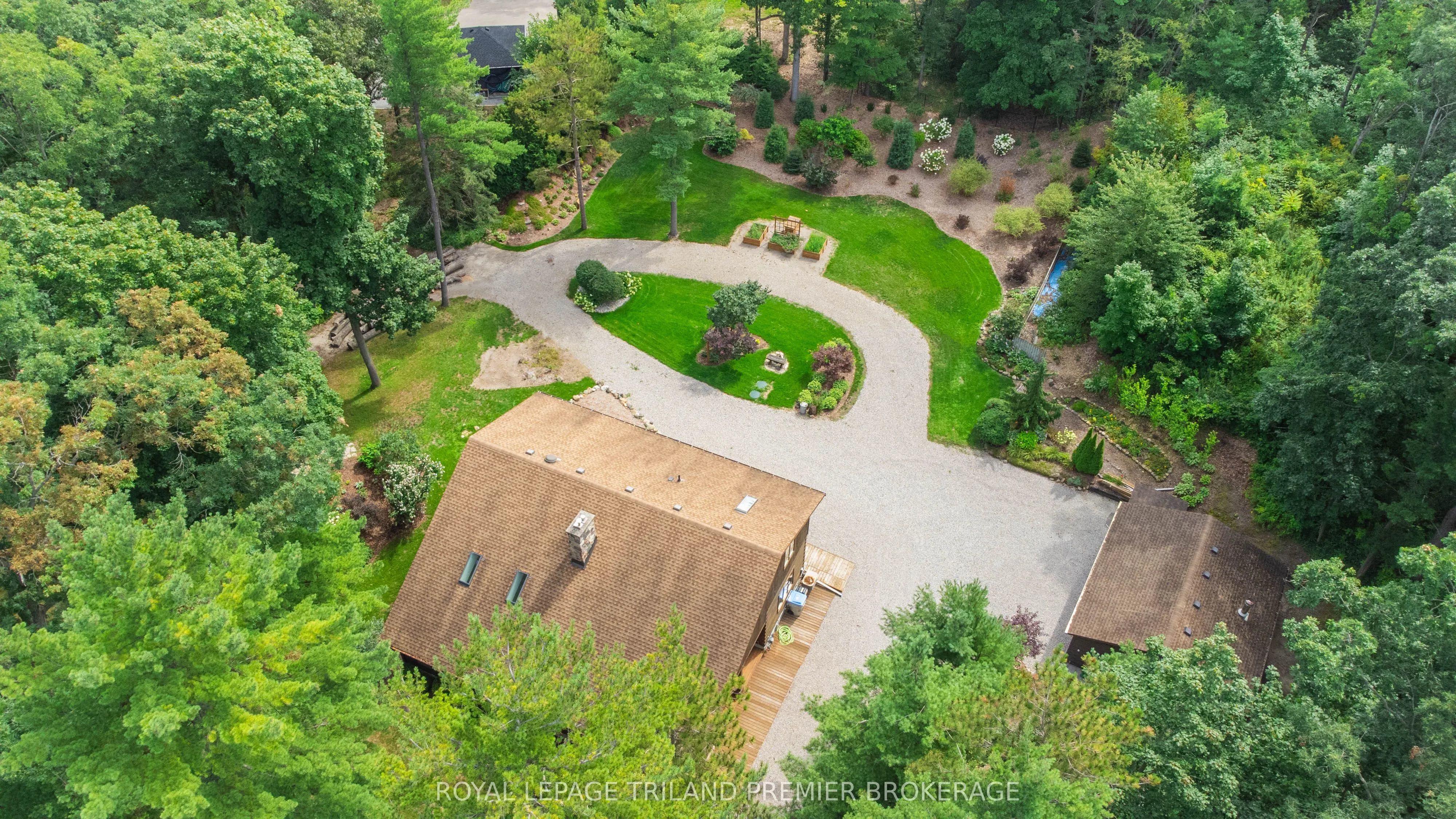 9936 ONTARIO Street, Lambton Shores, ON N0M 2L0