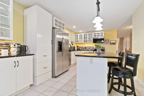 25 Killarney St, Brantford, ON N3T 6L4