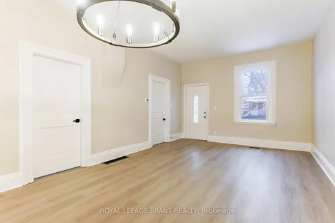 97 Peel St, Brantford, ON N3S 5M3