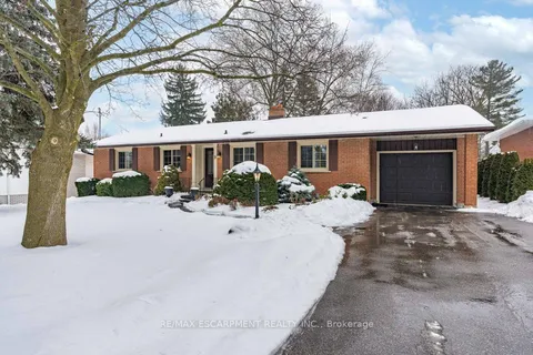 9 CULHAM Dr, Cambridge, ON N1S 2G5