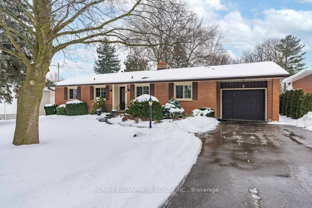 9 CULHAM Dr, Cambridge, ON N1S 2G5