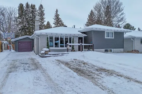 45 Joseph St, North Bay, ON P1A 1L7