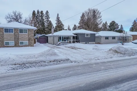 45 Joseph St, North Bay, ON P1A 1L7