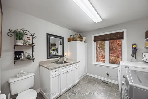 6 Vanston Road, Leeds and the Thousand Islands, ON K0E 1R0