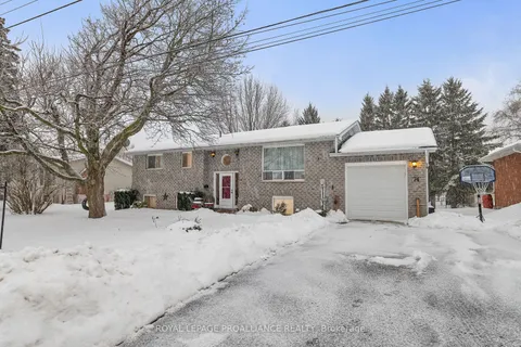 74 Pinnacle St, Brighton, ON K0K 1H0