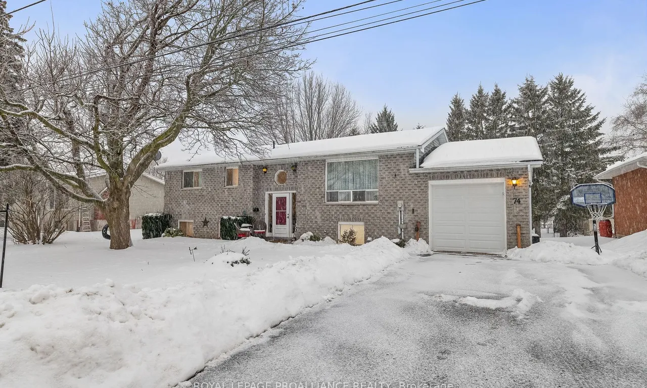 74 Pinnacle St, Brighton, ON K0K 1H0