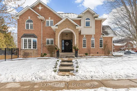 1 Evergreens Dr, Grimsby, ON L3M 5P8