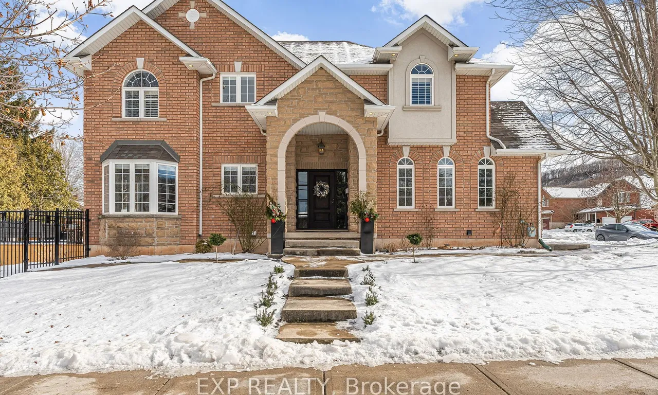 1 Evergreens Dr, Grimsby, ON L3M 5P8
