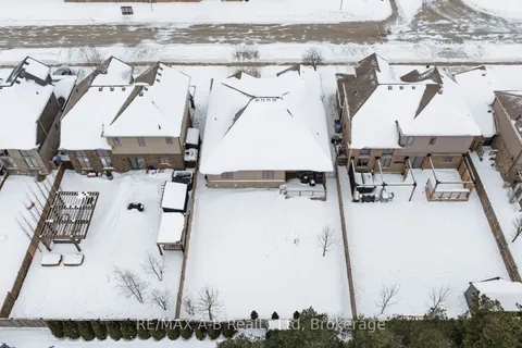 115 John Street, Lucan Biddulph, ON N0M 2J0