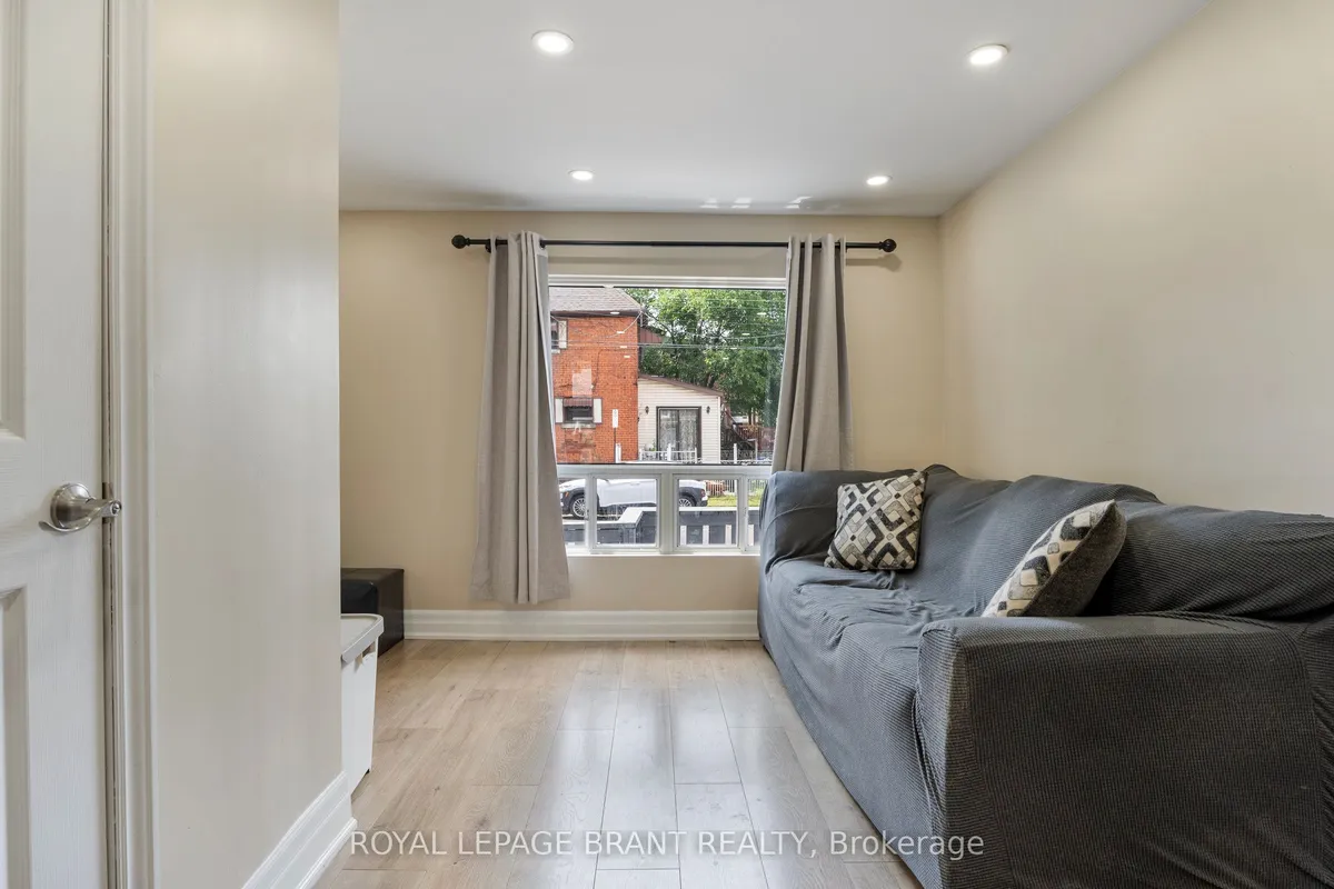 33 Highland Avenue, Hamilton, ON L8L 1Y8