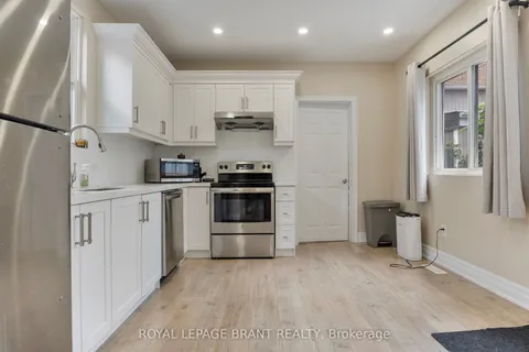 33 Highland Avenue, Hamilton, ON L8L 1Y8