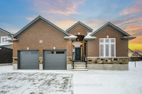 705 Hollinger Drive, North Perth, ON N4W 3V2