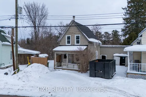 537 Moffat St, Pembroke, ON K8A 3Y2