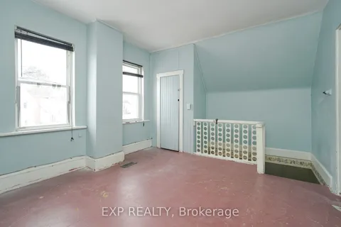 537 Moffat St, Pembroke, ON K8A 3Y2