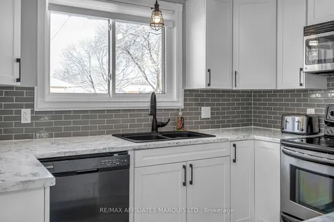 1102 Osborne Ave, Cornwall, ON K6J 1K9