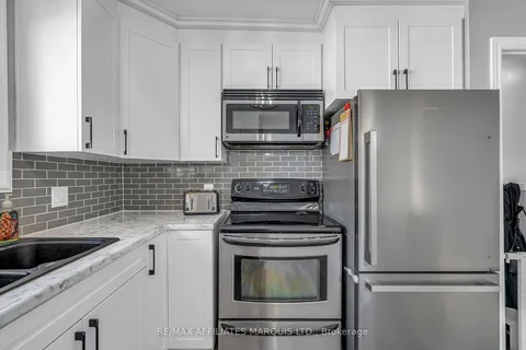 1102 Osborne Ave, Cornwall, ON K6J 1K9