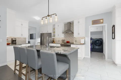 58 Lock St, East Zorra-Tavistock, ON N0J 1M0